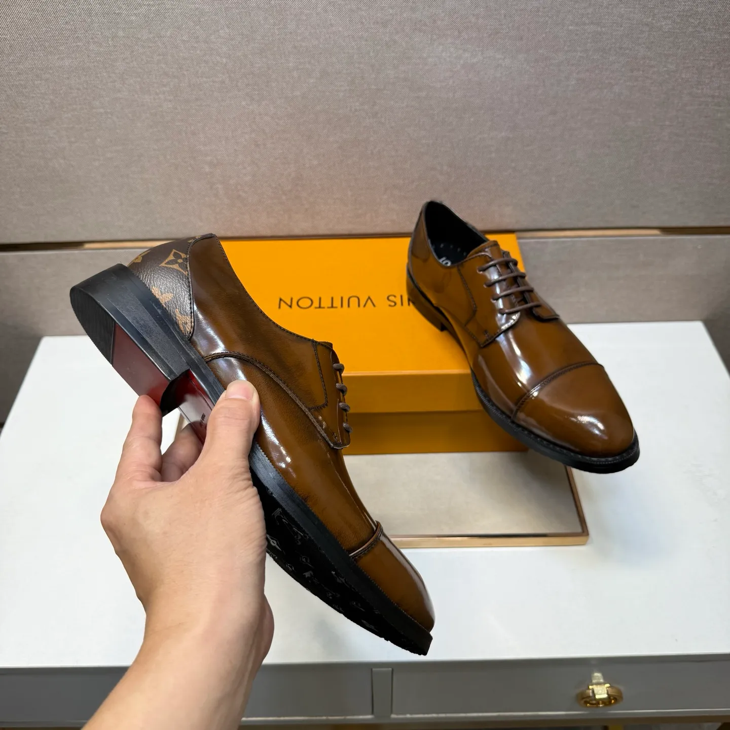 Men's men's shoes 💰pp500 [LV～] Men's casual formal leather shoes 2025z cabinet sales simultaneously 🔶Size: 38-44 #️⃣ 🔷2 colors🔜The upper is made of cowhide stitching ➕Cowhide lining, comfortable and breathable, sole: original comfortable and wear-resistant outsole, ⚠️real thing📱photographed🎬real thing is better📢📢📢